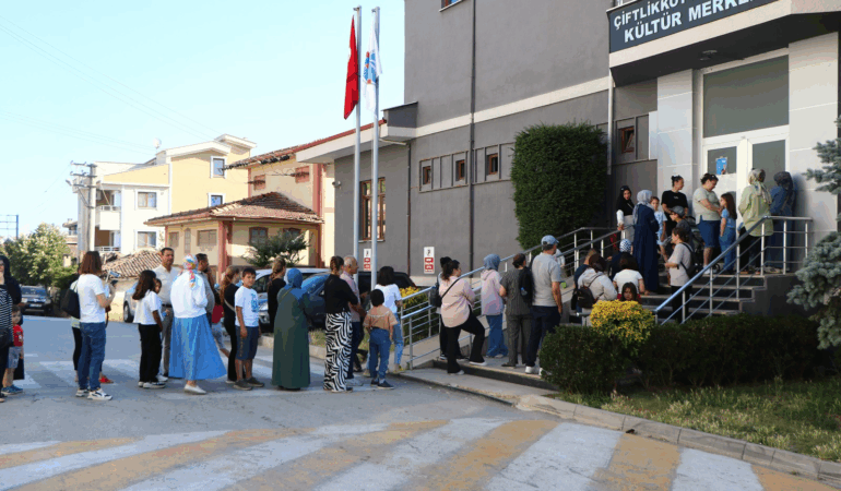 ÇİFTLİKKÖY’DE YAZ KURSLARINA YOĞUN İLGİ