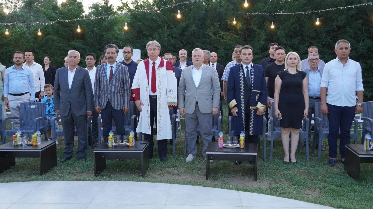 ARMUTLU MYO'DA MEZUNİYET COŞKUSU