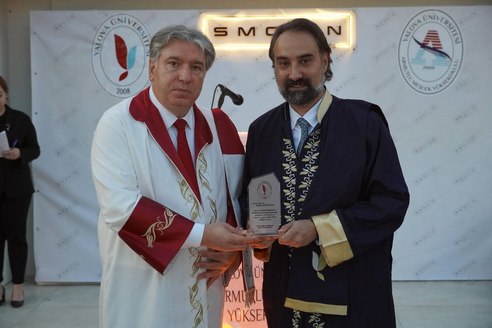 ARMUTLU MYO'DA MEZUNİYET COŞKUSU