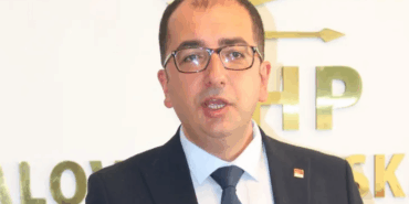 CHP, Altınova Belediye Başkanı ve Meclis Üyesini Disipline Sevk Etti