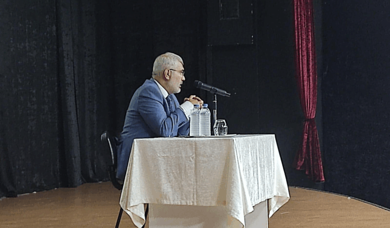 YALOVA'DA EĞİTİM YÖNETİCİLERİ DÖNEM SONU DEĞERLENDİRME TOPLANTISINDA BİR ARAYA GELDİ