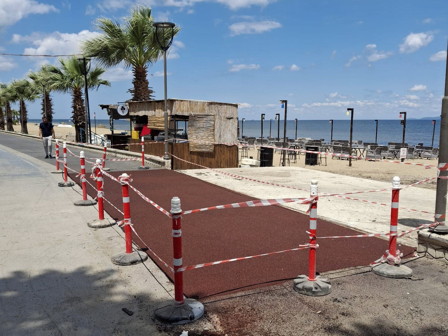 Çiftlikköy Sahil Yürüyüş Yolu Yenileniyor: Tartan Pistte Bakım Çalışmaları Sona Yaklaştı