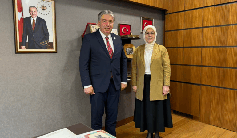 AK Parti Yalova Milletvekili Meliha Akyol, Yalova Üniversitesi Rektörü Prof. Dr. Mehmet Bahçekapılı’yı TBMM’de Ağırladı 5 AK Parti Yalova Milletvekili Meliha Akyol, Yalova Üniversitesi Rektörü Prof. Dr. Mehmet Bahçekapılı’yı TBMM’de Ağırladı