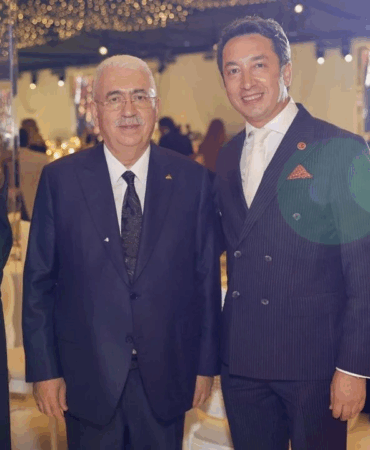 "Zengin Olmak Yetmez, Rol Model Olmak Gerekir"