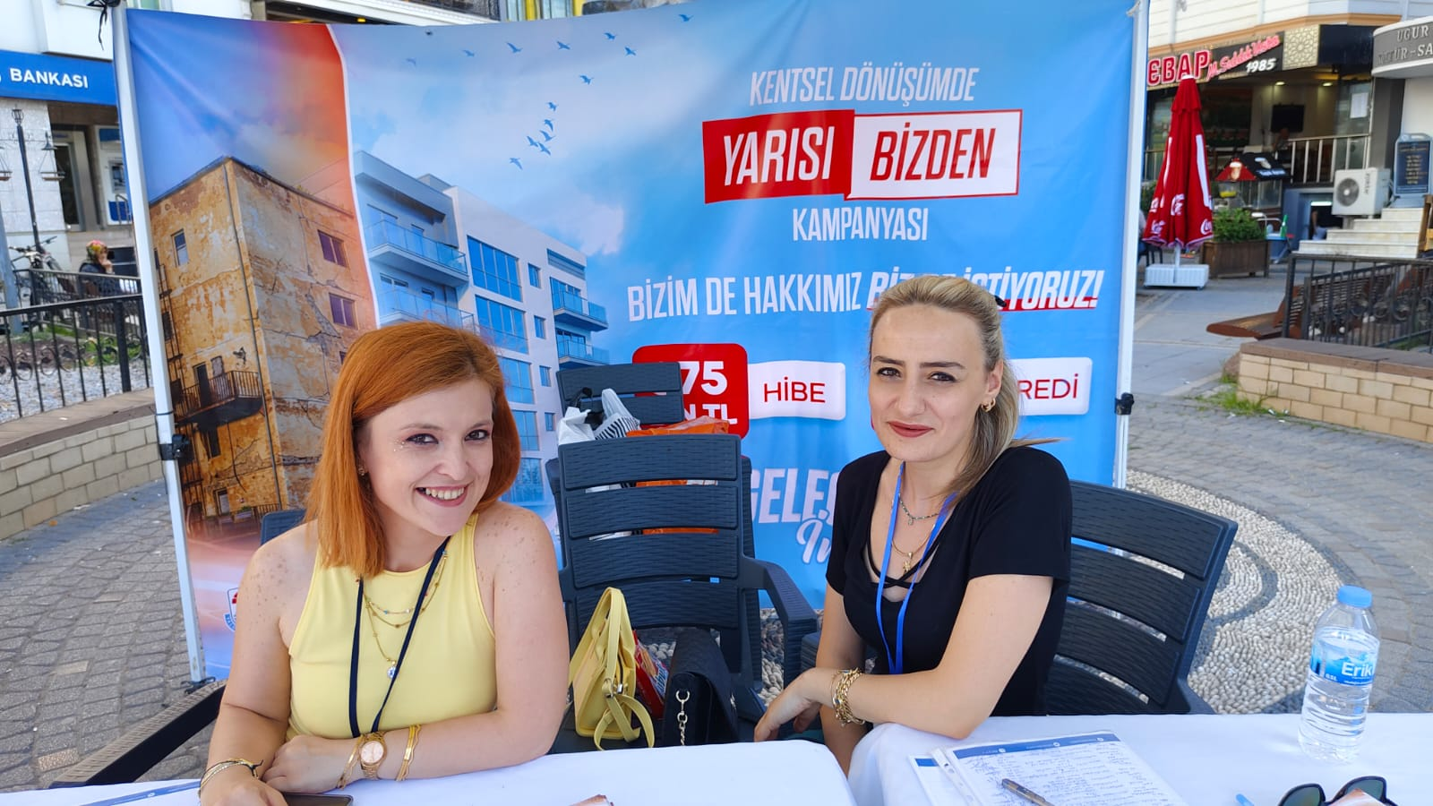 Yalova’da “Yarısı Bizden” Kampanyasına Yoğun İlgi: Vatandaşlar İmza Stantlarına Akın Ediyor