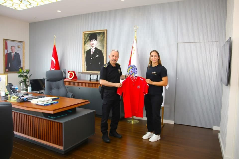 Yalova İl Emniyet Müdürü Ümit Bitirik, Milli Güreşçi Buse Tosun Çavuşoğlu’nu Ağırladı