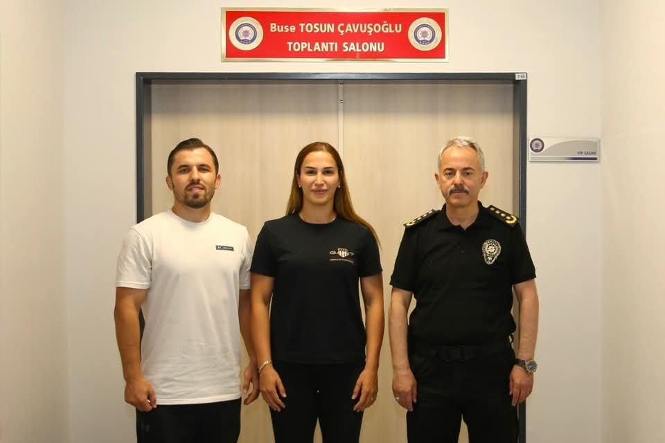 Yalova İl Emniyet Müdürü Ümit Bitirik, Milli Güreşçi Buse Tosun Çavuşoğlu’nu Ağırladı