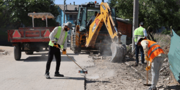 YALOVA’DA PARKE TAMİRATLARI SÜRÜYOR