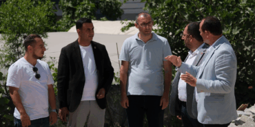 BAŞKAN YELE VE CHP HEYETİ, ÇİFTLİKKÖY’DEKİ ALTYAPI ÇALIŞMALARINI YERİNDE İNCELEDİ