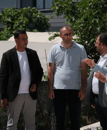 BAŞKAN YELE VE CHP HEYETİ, ÇİFTLİKKÖY’DEKİ ALTYAPI ÇALIŞMALARINI YERİNDE İNCELEDİ