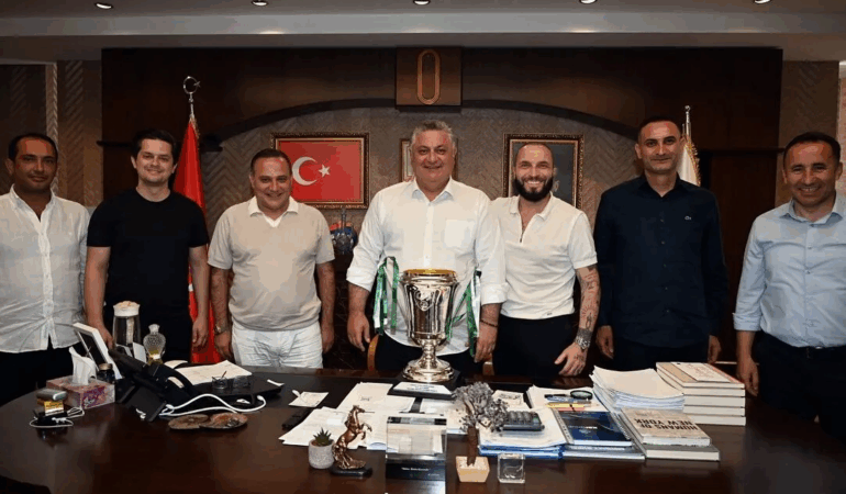 Yeşil Yalova FK’ya Başkan Gürel’den Tebrik Ziyareti