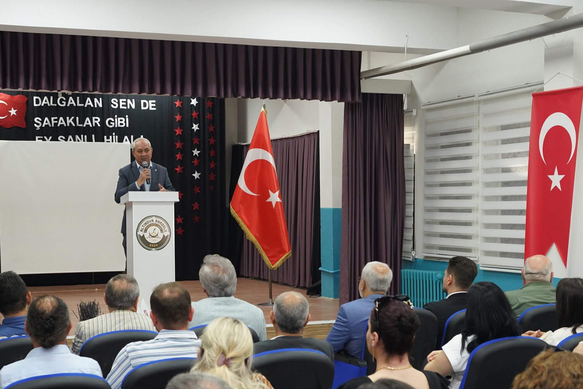 Altınova’da Robotik Kodlama Sınıfı Açıldı: Geleceğin Teknoloji Yıldızları Yetişecek