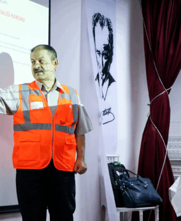 Çiftlikköy Belediyesi Personeline İş Sağlığı ve Güvenliği Eğitimi