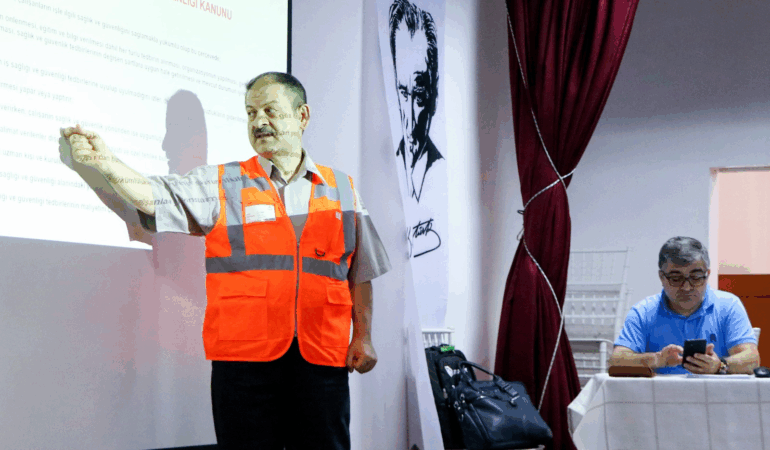 Çiftlikköy Belediyesi Personeline İş Sağlığı ve Güvenliği Eğitimi