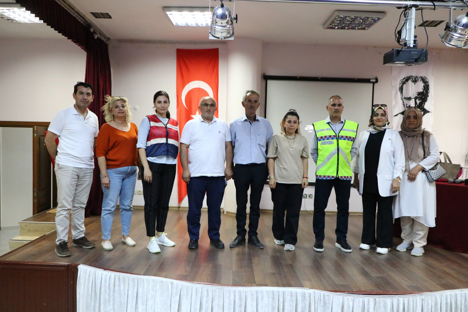 Çiftlikköy’de Kadına Şiddet ve Uyuşturucuyla Mücadele Semineri Düzenlendi