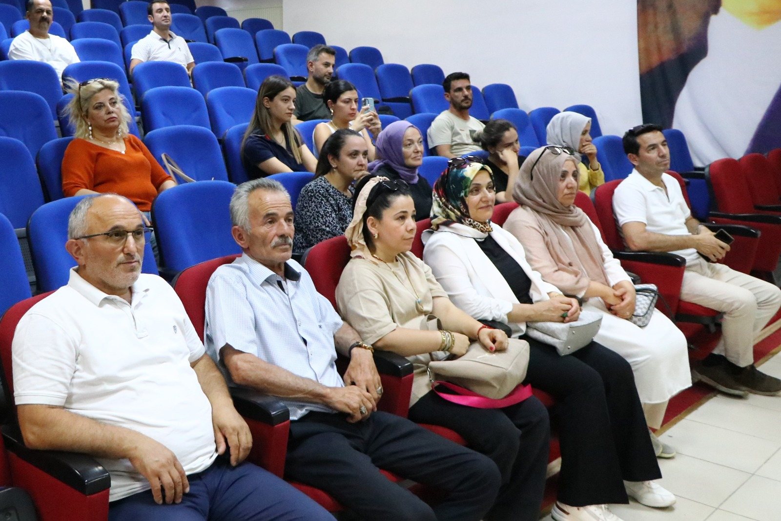 Çiftlikköy’de Kadına Şiddet ve Uyuşturucuyla Mücadele Semineri Düzenlendi
