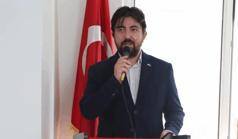 İYİ Partili Kürşat Emre Çandır’dan Yalova Belediyesi’ne “Yaya Geçidi” Eleştirisi