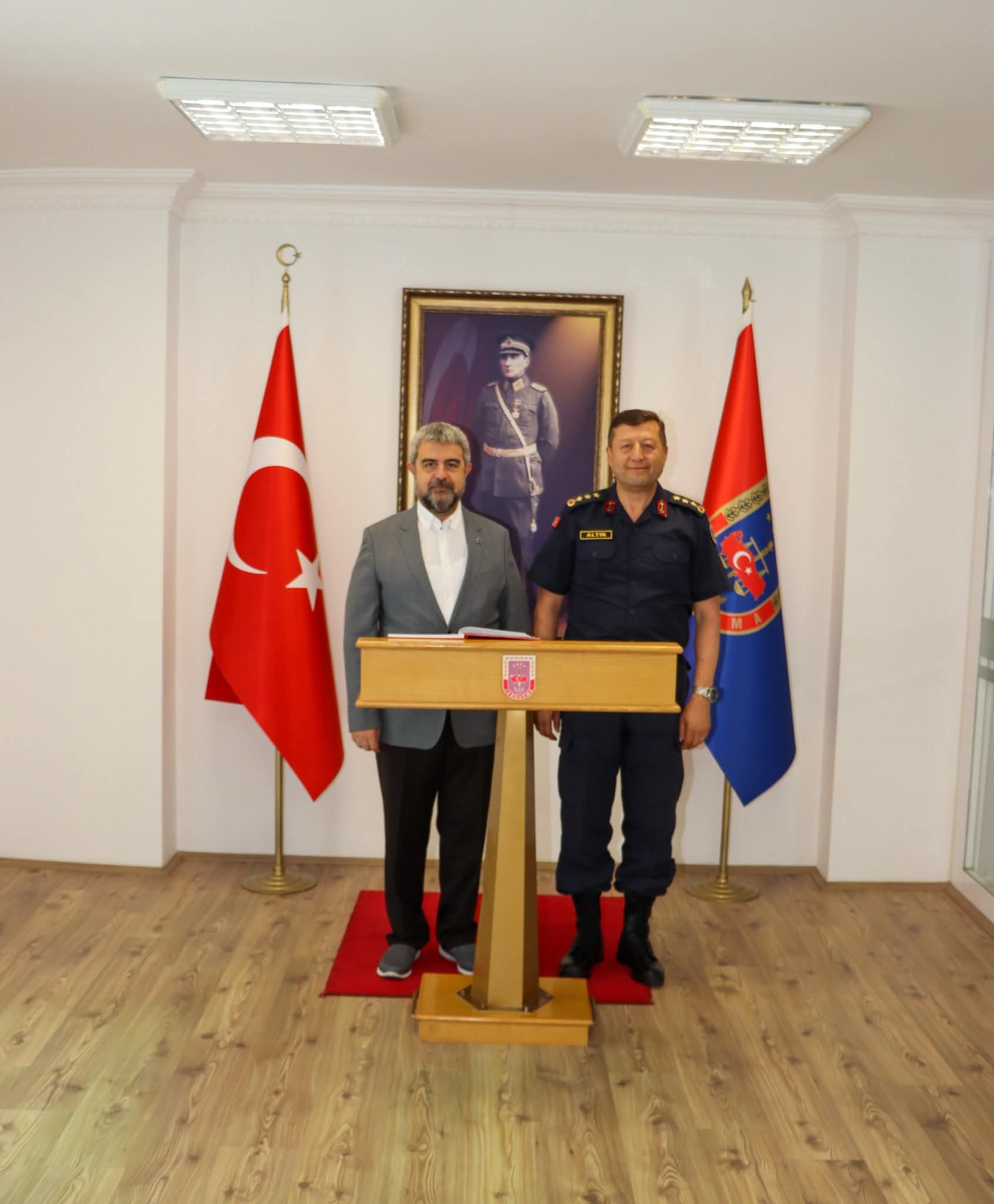 İL SAĞLIK MÜDÜRÜ KAŞIKCI’DAN JANDARMA KOMUTANI ALTIN’A NEZAKET ZİYARETİ