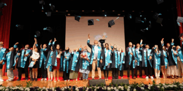 Yalova Üniversitesi'nde Lisansüstü Mezuniyet Coşkusu