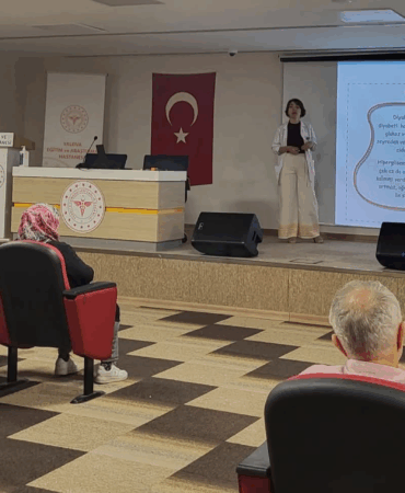 Yalova Eğitim ve Araştırma Hastanesi'nde Haziran Ayı Diyabet Okulu Eğitimleri Tamamlandı