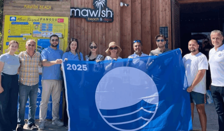 Çınarcık Mawish Beach’e Mavi Bayrak Gururu! 1 Çınarcık Mawish Beach’e Mavi Bayrak Gururu!