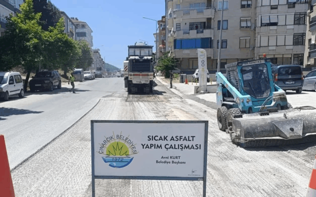 Çınarcık’ta Asfalt Seferberliği Başladı: 6 Bin Ton Sıcak Asfalt Yollara Serilecek