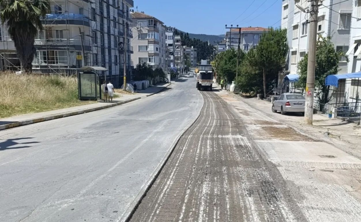 Çınarcık’ta Asfalt Seferberliği Başladı: 6 Bin Ton Sıcak Asfalt Yollara Serilecek