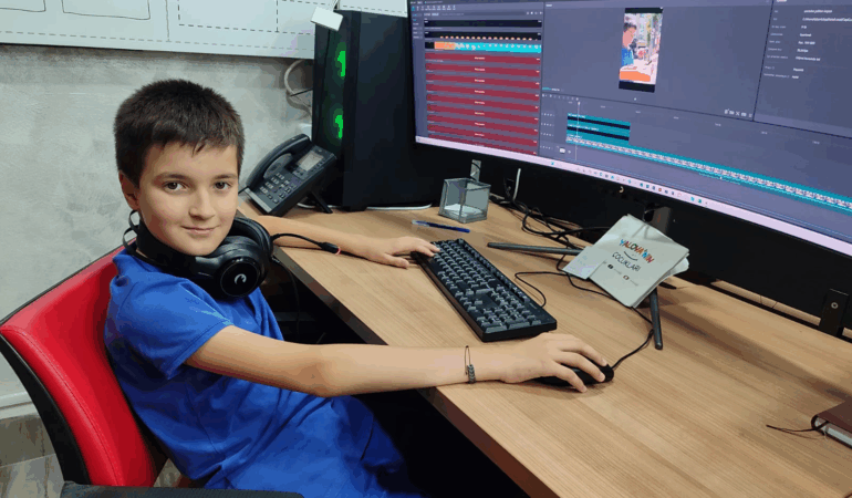 Yalova’nın Minik Muhabiri Sarp Teber, Çocukların Sesi Oluyor