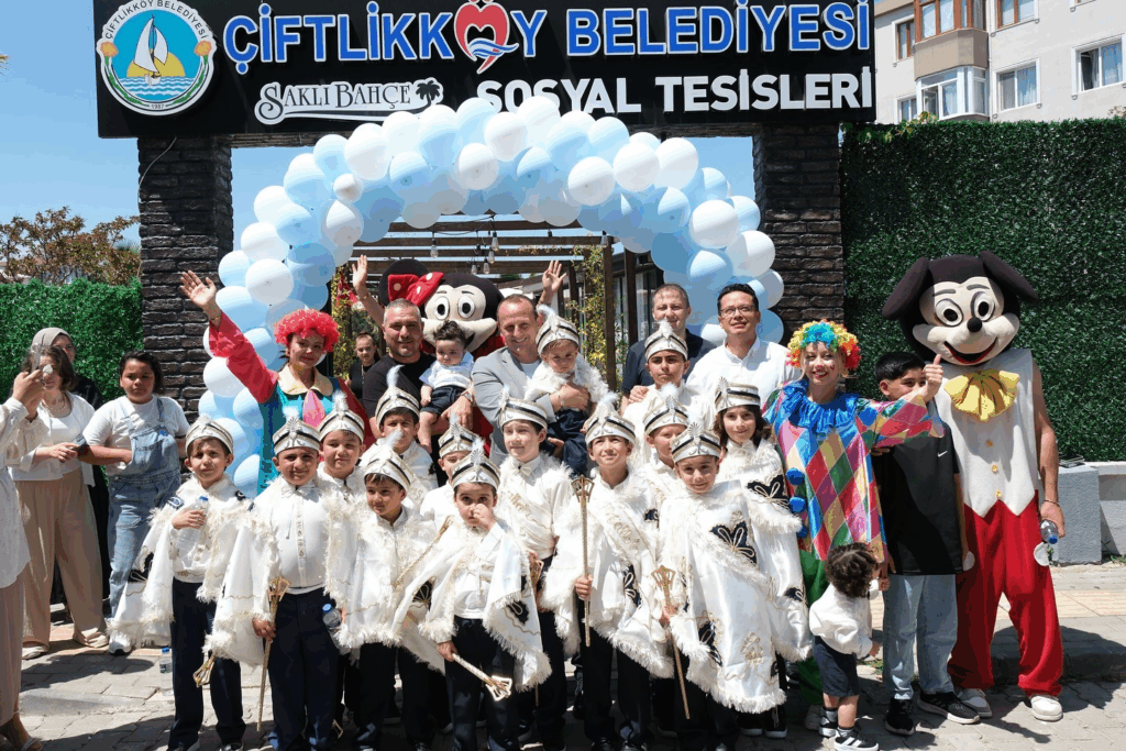 ÇİFTLİKKÖY'DE 2. GELENEKSEL SÜNNET ŞÖLENİ RENKLİ GÖRÜNTÜLERE SAHNE OLDU