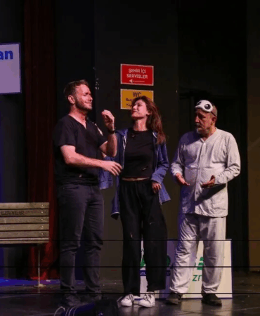 UEDAŞ Tiyatro Topluluğu’ndan “Otogargara” Gösterisi: Kurum Kültürü Sahneye Taşındı