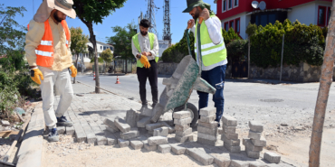 YALOVA BELEDİYESİ’NDEN RADAR CADDESİ’NDE YOL VE KALDIRIM ONARIMI