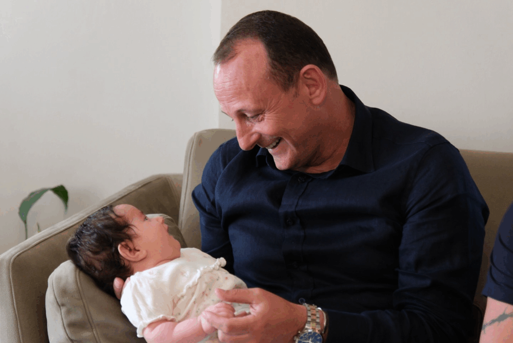 Çiftlikköy Belediyesi’nden Yeni Doğanlara Sıcak Karşılama: “Hoşgeldin Bebek” Ziyaretleri Sürüyor