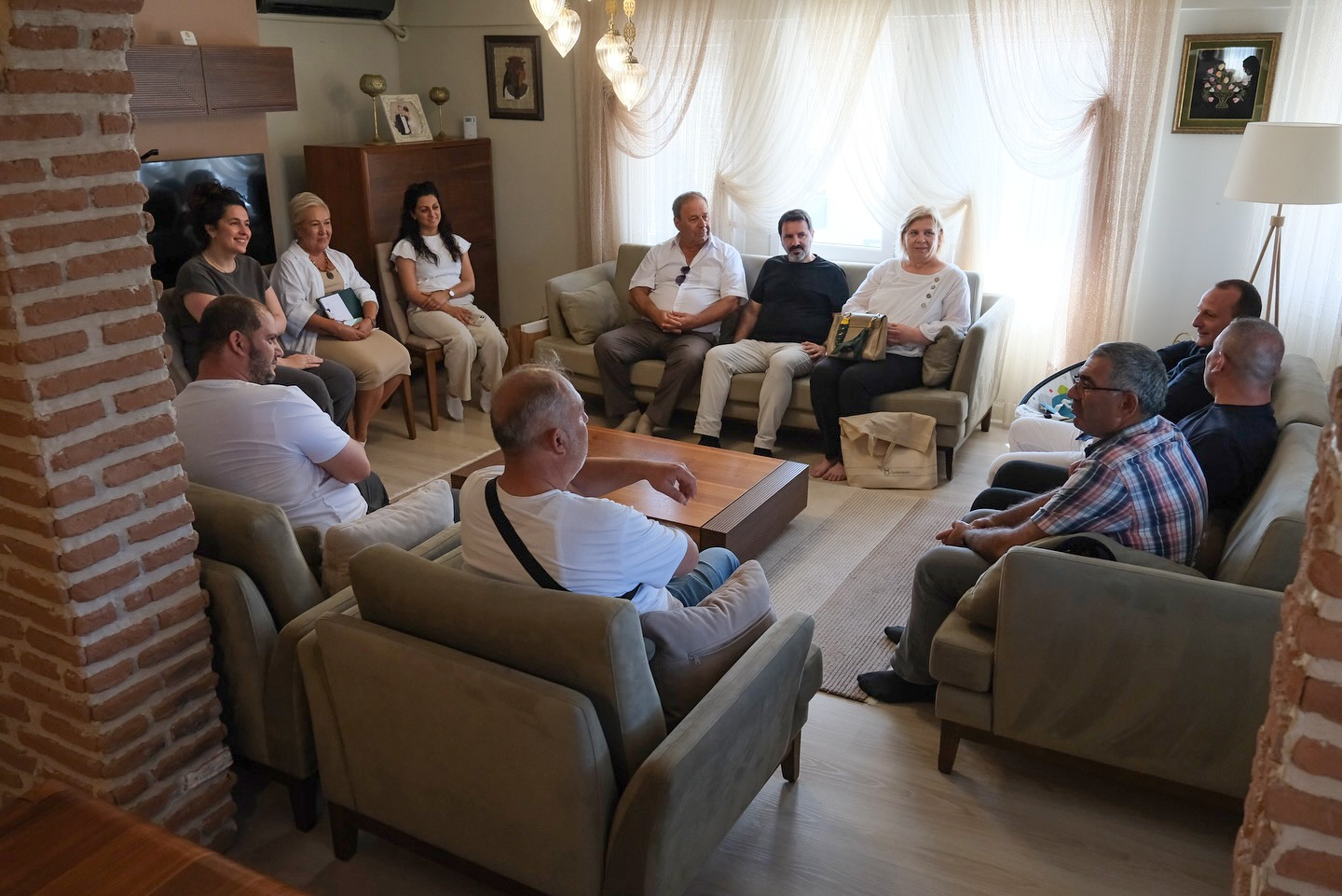 Çiftlikköy Belediyesi’nden Yeni Doğanlara Sıcak Karşılama: “Hoşgeldin Bebek” Ziyaretleri Sürüyor