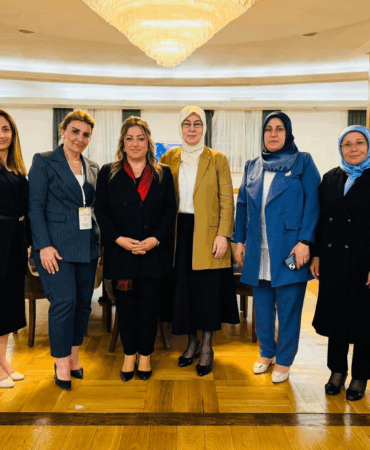 AK Parti Yalova Kadın Kolları Heyeti Gazi Meclis'te