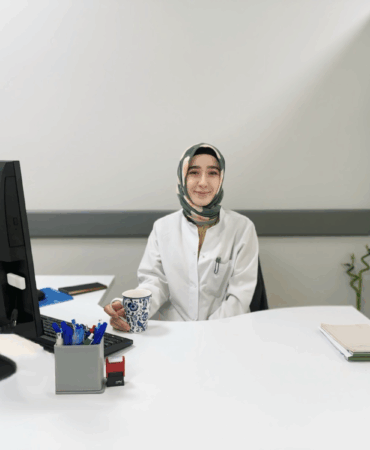 YALOVA’DA SAĞLIK KADROSU GÜÇLENİYOR: DR. AYŞEGÜL GÜNDOĞAN GÖREVE BAŞLADI