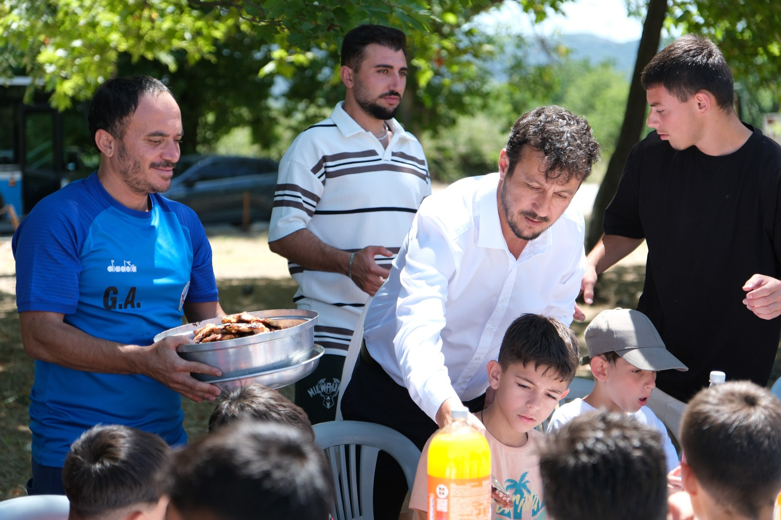 BAŞKAN AYDIN’DAN MİNİK KRAMPONLARA MANGAL PARTİSİ