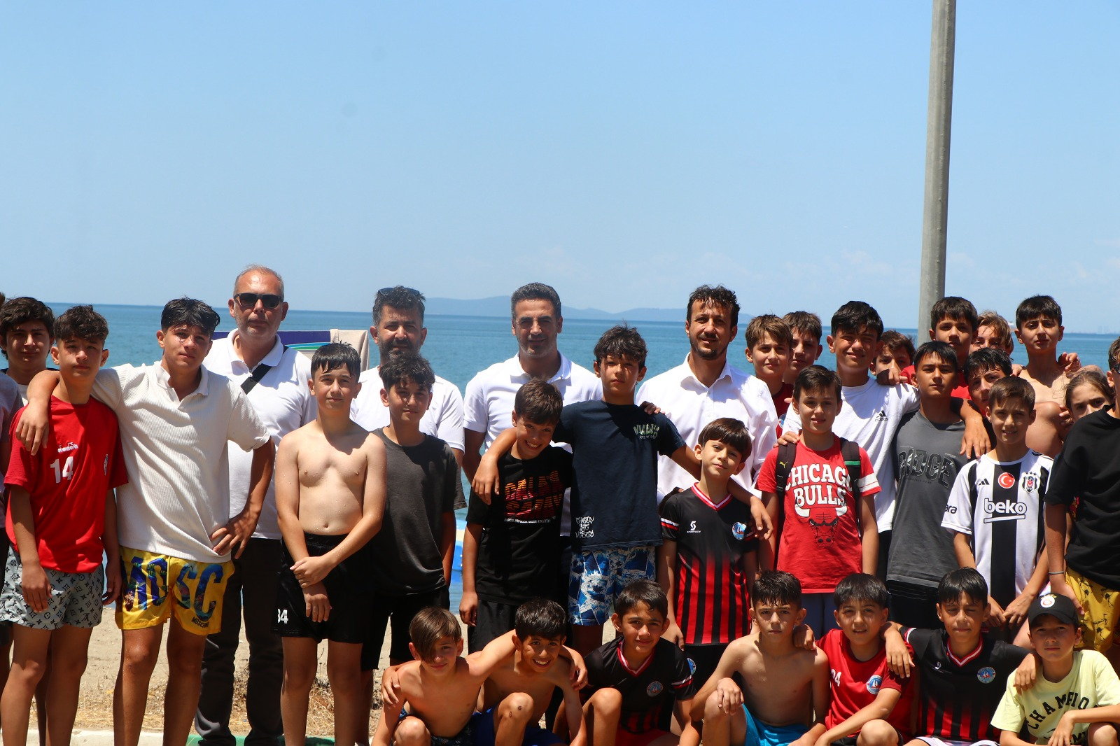 BAŞKAN AYDIN’DAN MİNİK KRAMPONLARA MANGAL PARTİSİ