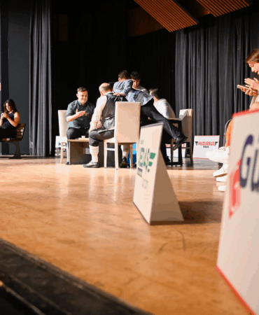 UEDAŞ Tiyatro Topluluğu’ndan “Otogargara” Oyunu Büyük Beğeni Topladı