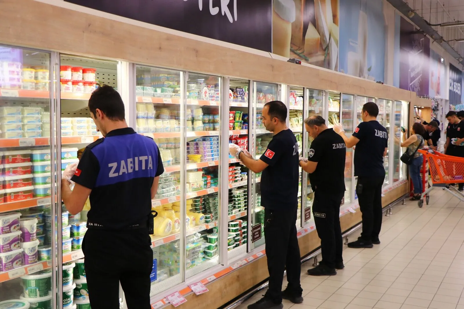 Çiftlikköy Zabıtasından Özdilek AVM’ye Detaylı Denetim