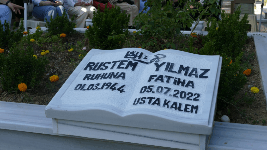 Duayen Gazeteci Rüstem Yılmaz, Vefatının Üçüncü Yılında Kabri Başında Anıldı