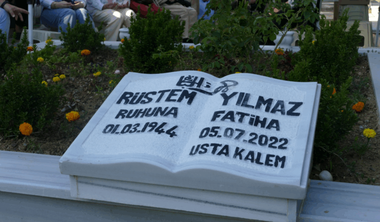 Duayen Gazeteci Rüstem Yılmaz, Vefatının Üçüncü Yılında Kabri Başında Anıldı