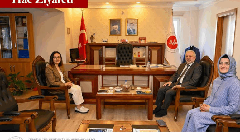 Yalova Valisi Dr. Hülya Kaya’dan İl Müftüsü Yılmaztürk’e Hac Ziyareti 1 Yalova Valisi Dr. Hülya Kaya’dan İl Müftüsü Yılmaztürk’e Hac Ziyareti