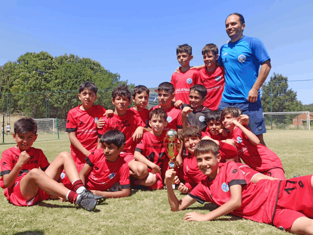 Çiftlikköy Gençlerinden İnternational Junior Cup 2025’te Çifte Kupa