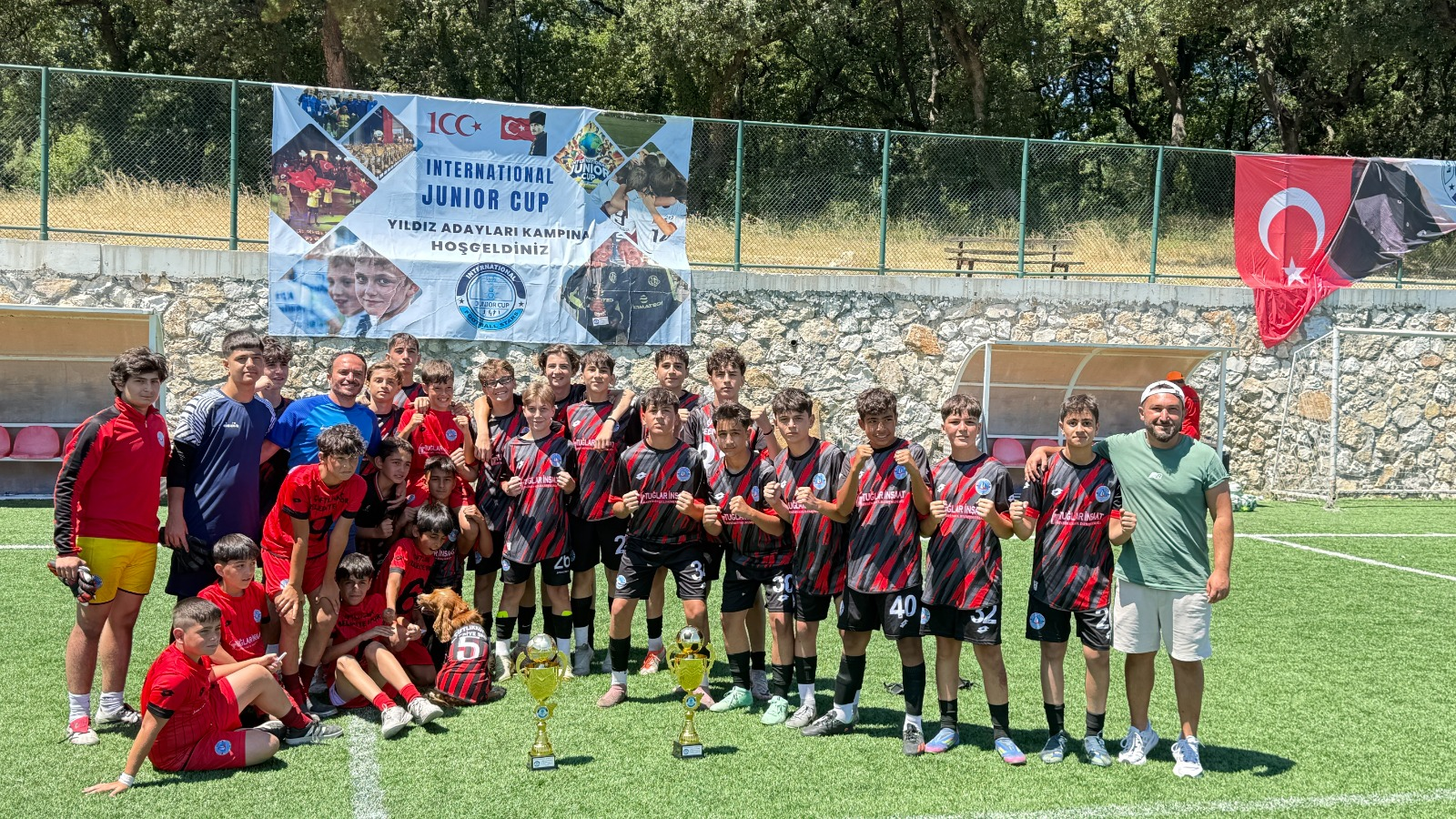 Çiftlikköy Gençlerinden İnternational Junior Cup 2025’te Çifte Kupa