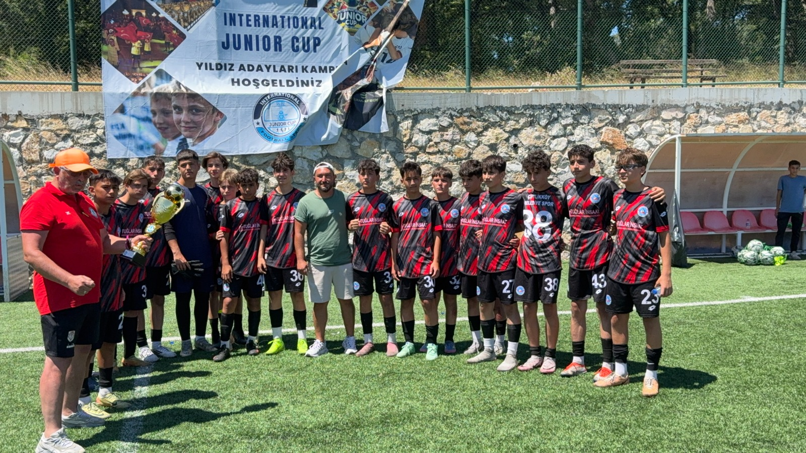 Çiftlikköy Gençlerinden İnternational Junior Cup 2025’te Çifte Kupa
