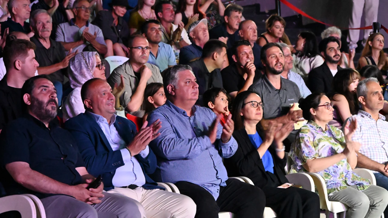 Yalova’da Kültür Şöleni: 38. TUFAG Uluslararası Halk Dansları Festivali Coşkuyla Sona Erdi