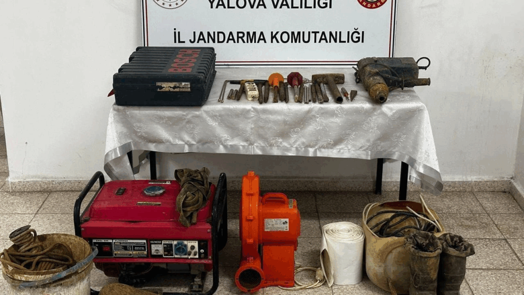 Yalova’da Kaçak Kazı Operasyonu: 3 Şüpheli Suçüstü Yakalandı
