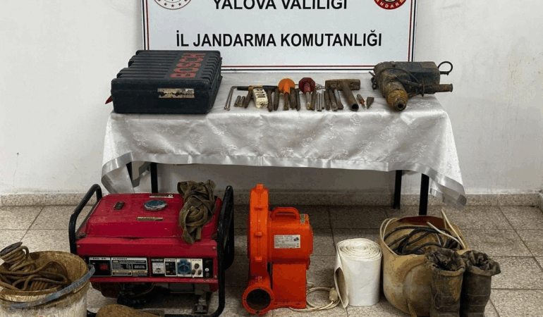 Yalova’da Kaçak Kazı Operasyonu: 3 Şüpheli Suçüstü Yakalandı