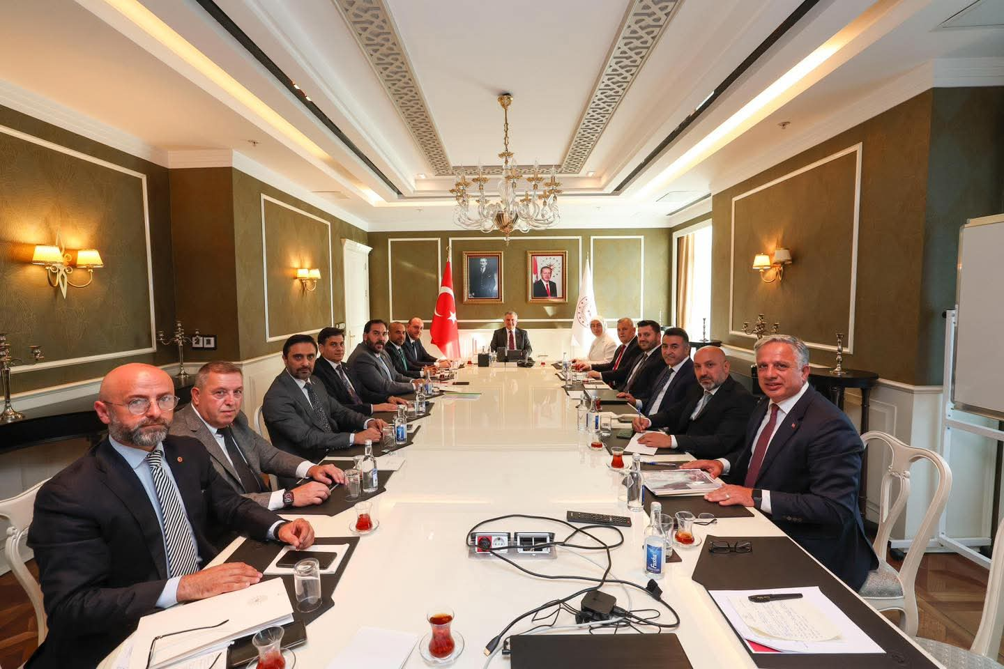 AK Parti Yalova Heyetinden Gençlik ve Spor Bakanına Ziyaret: Yalova’ya Yeni Spor ve Gençlik Yatırımları Yolda