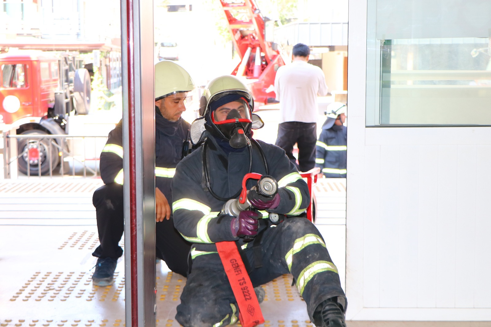 ÇİFTLİKKÖY İTFAİYESİ'NDEN GERÇEK GİBİ TATBİKAT